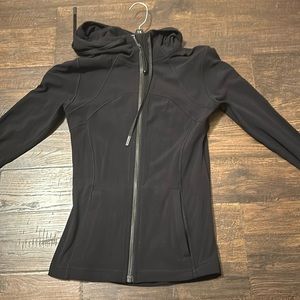 Lululemon size 4 black define hooded jacket